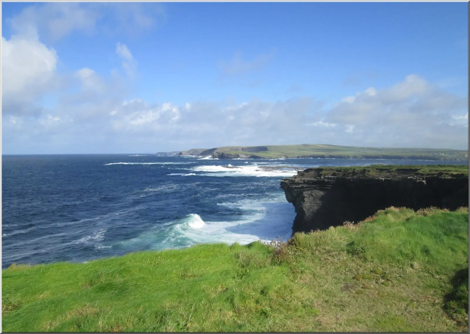 Küste irgendwo in Irland wunderschönes Postkartenmotiv